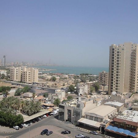 Marina Royal Hotel Suite Kuwait City Exterior foto