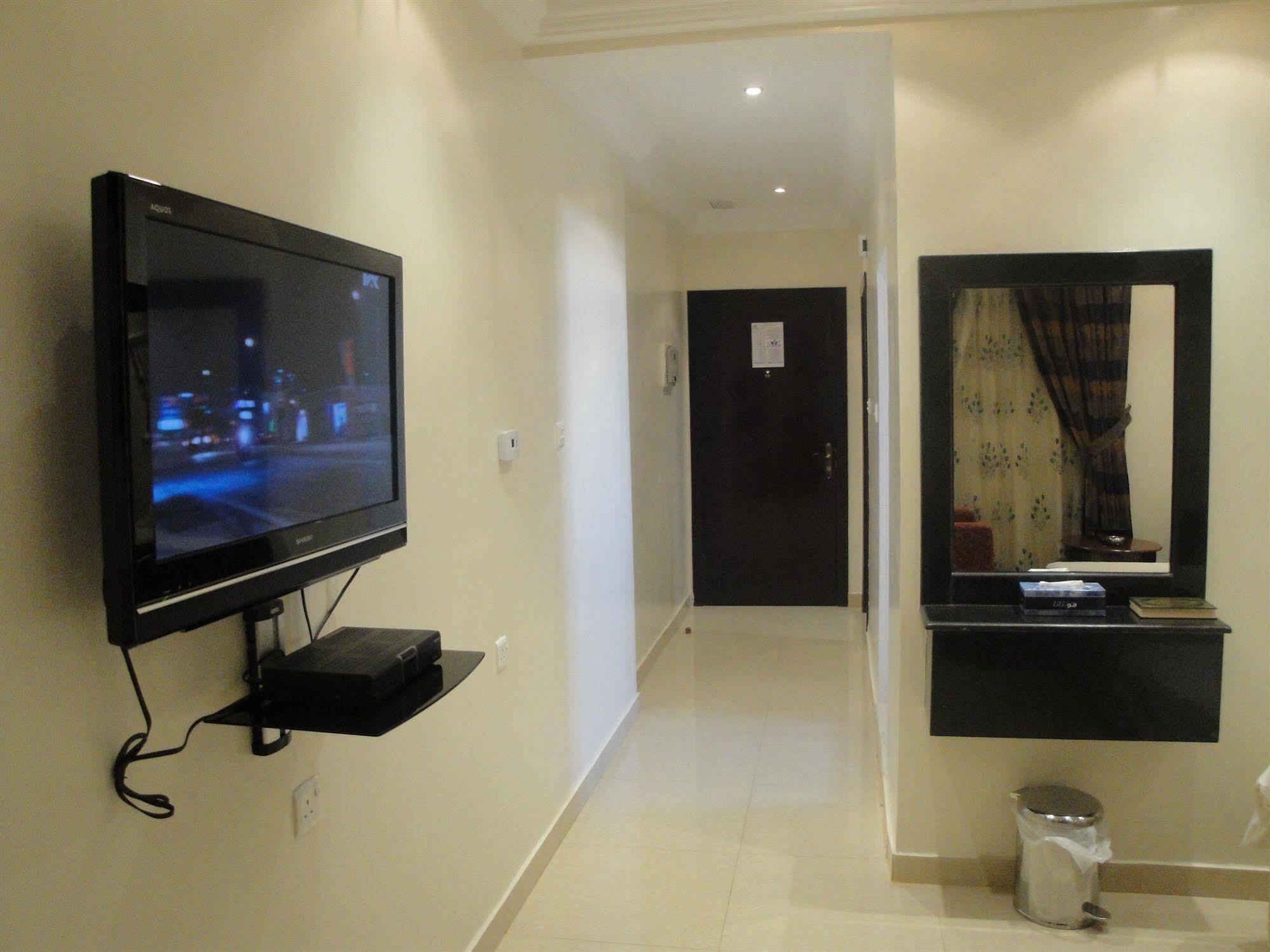 Marina Royal Hotel Suite Kuwait City Exterior foto