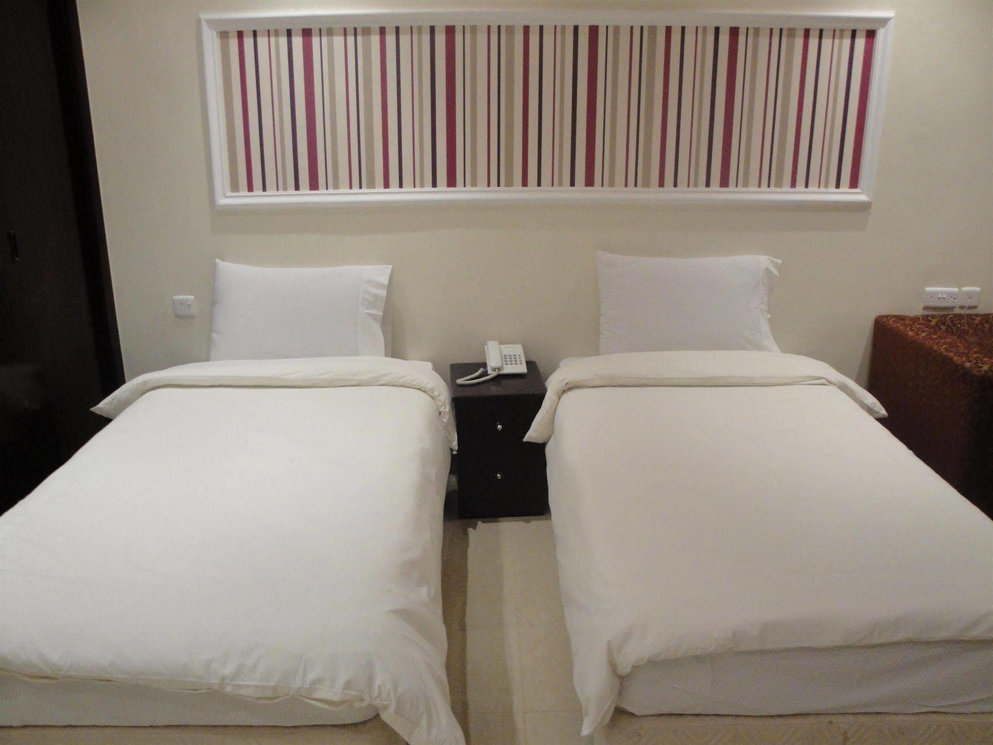 Marina Royal Hotel Suite Kuwait City Exterior foto