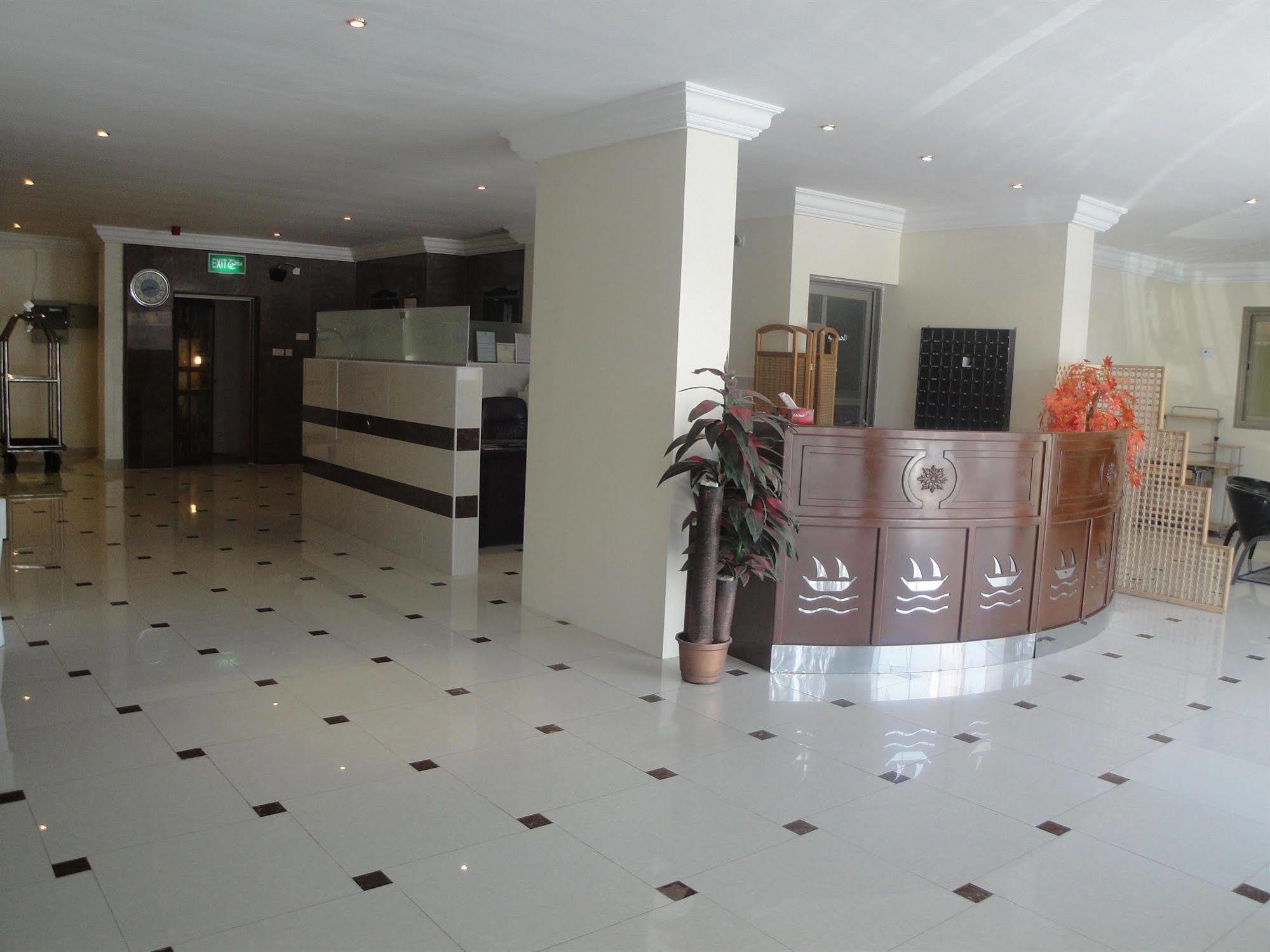 Marina Royal Hotel Suite Kuwait City Exterior foto