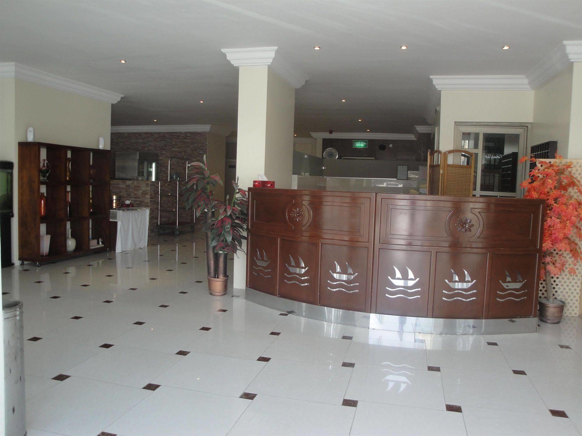 Marina Royal Hotel Suite Kuwait City Exterior foto