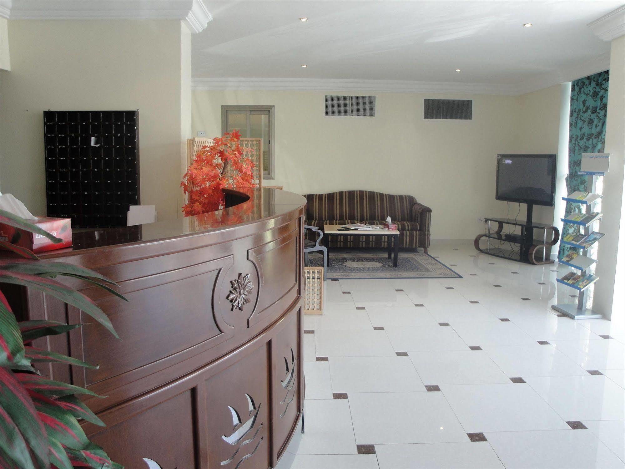 Marina Royal Hotel Suite Kuwait City Exterior foto