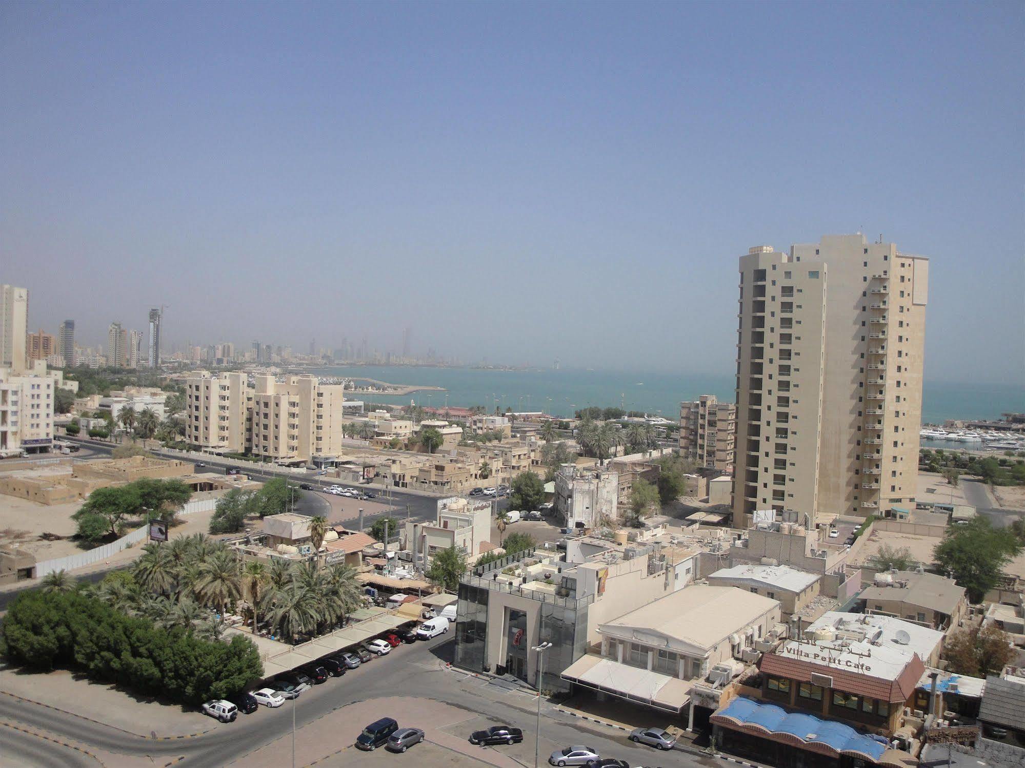 Marina Royal Hotel Suite Kuwait City Exterior foto