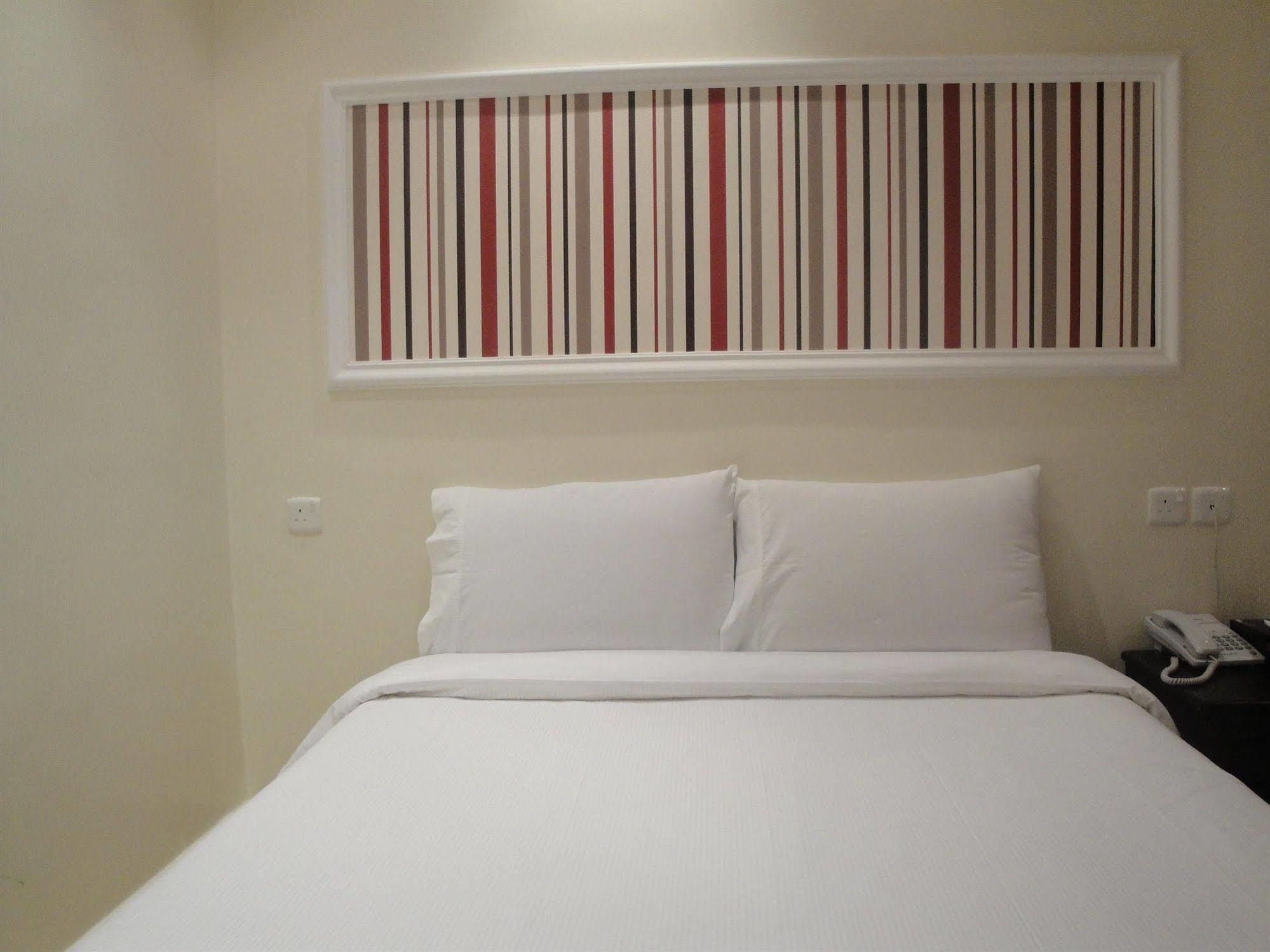 Marina Royal Hotel Suite Kuwait City Exterior foto
