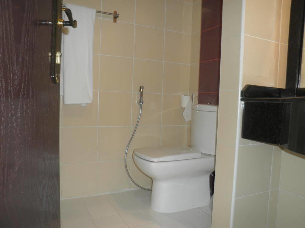 Marina Royal Hotel Suite Kuwait City Exterior foto
